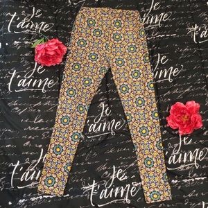🎁SALE🎁 LuLaRoe Leggings Floral Print One Size